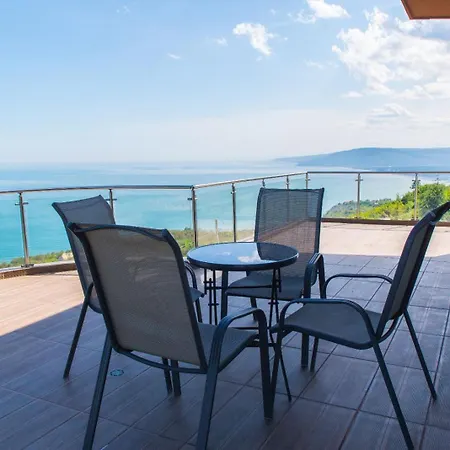 Kuni - Salty Pool & Panorama Holiday home Balchik