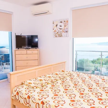 Kuni - Salty Pool & Panorama Holiday home Balchik